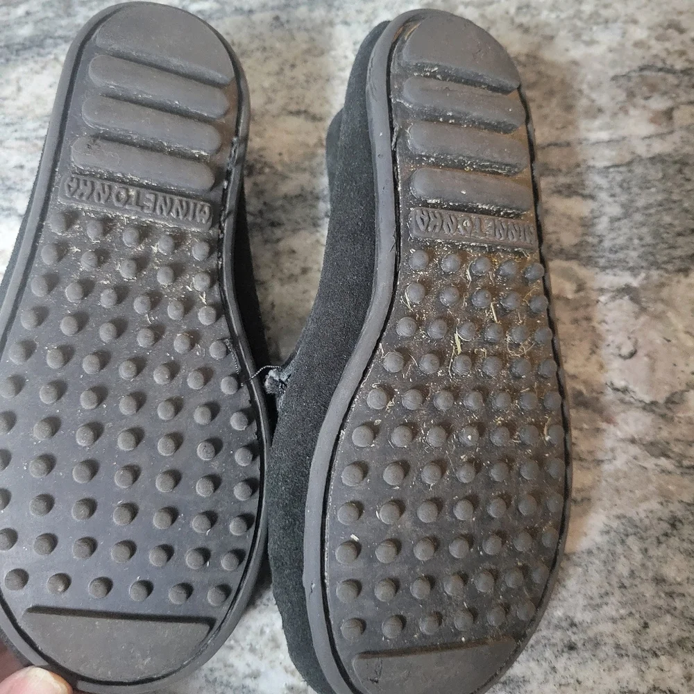 Little Girls Minnetonka‎ moccasins Size 11